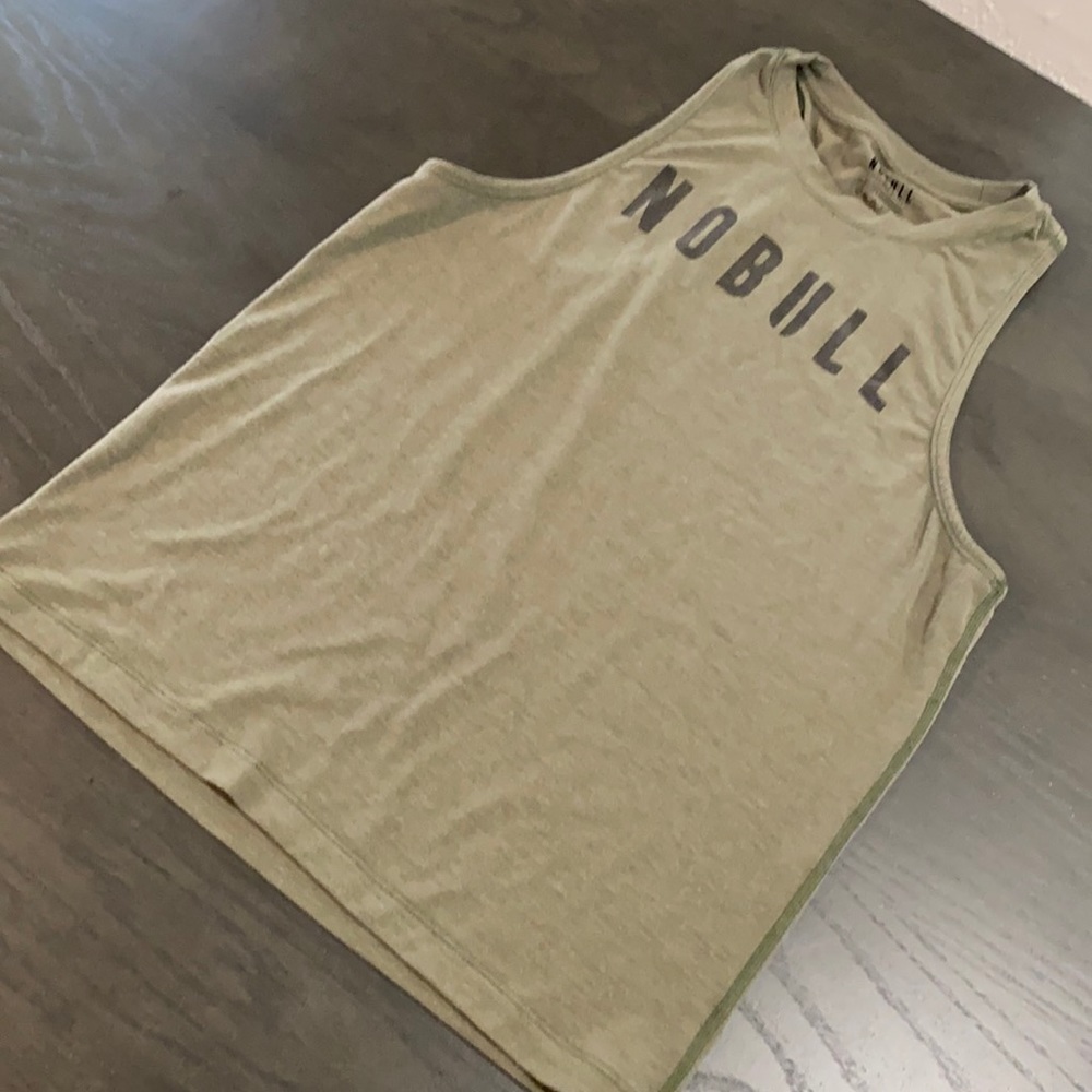 WOMEN'S HIGH-NECK NOBULL TANK